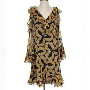 DVF cutout shoulder bell sleeve dress, NWOT, size xs.